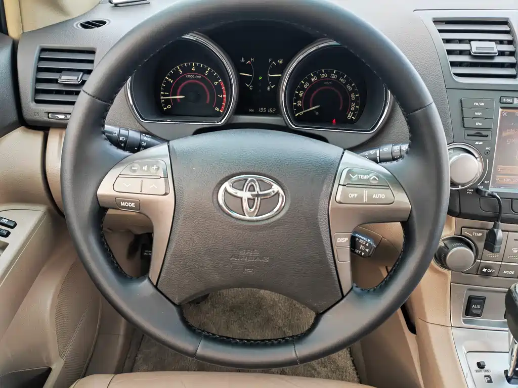 Toyota Highlander 2012 — фото 12