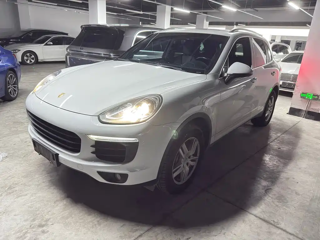 Porsche Cayenne 2017 — фото 1