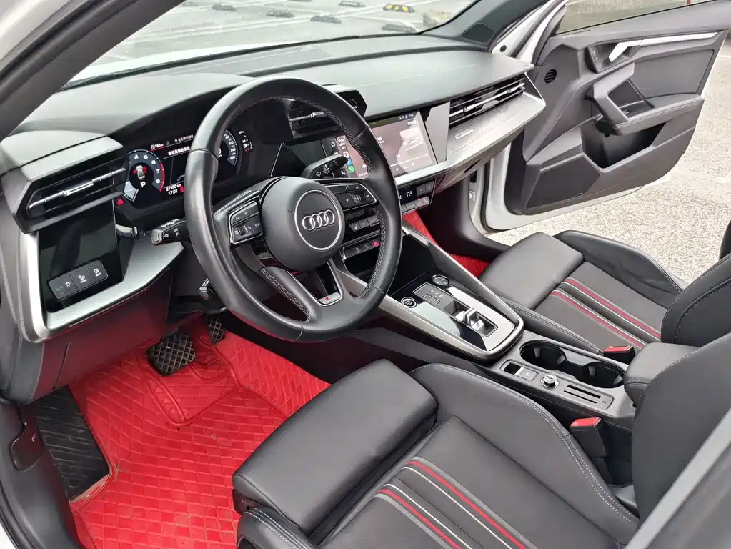 Audi A3 2023 — фото 17