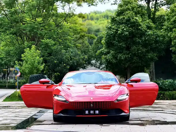 Ferrari Roma 2021