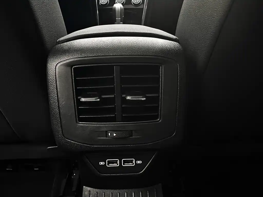 Volkswagen T-Roc 2022 — фото 16