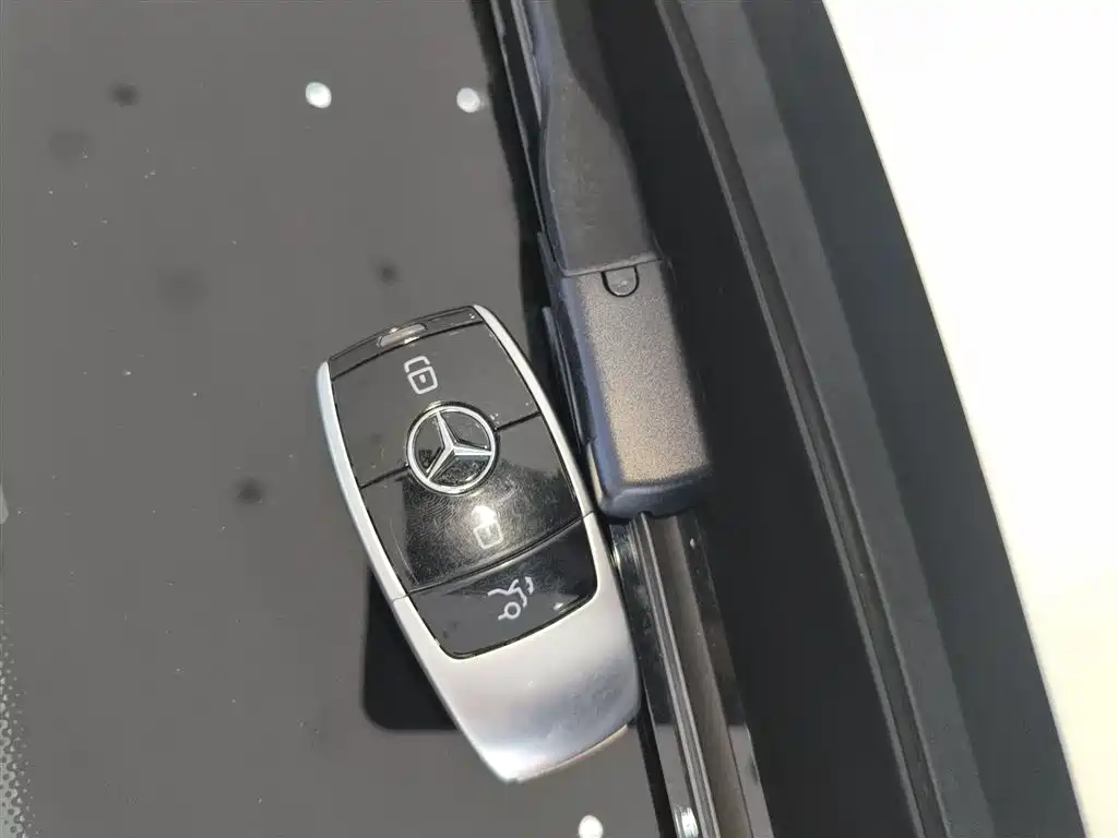 Mercedes-Benz E-Class 2018 — фото 9