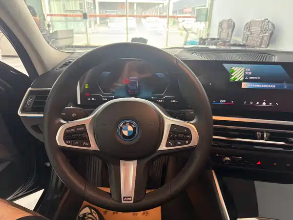 BMW i3 2024