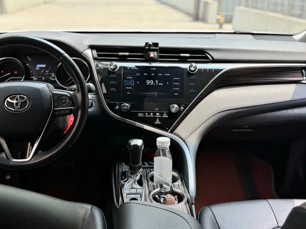 Toyota Camry 2021 — фото 14