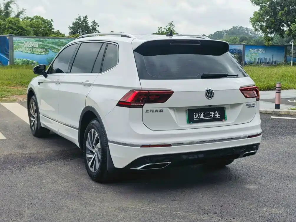 Volkswagen Tiguan L Plug-In Hybrid 2021 — фото 5