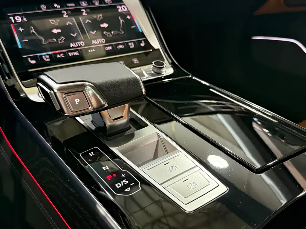 Audi A8 2024 — фото 21