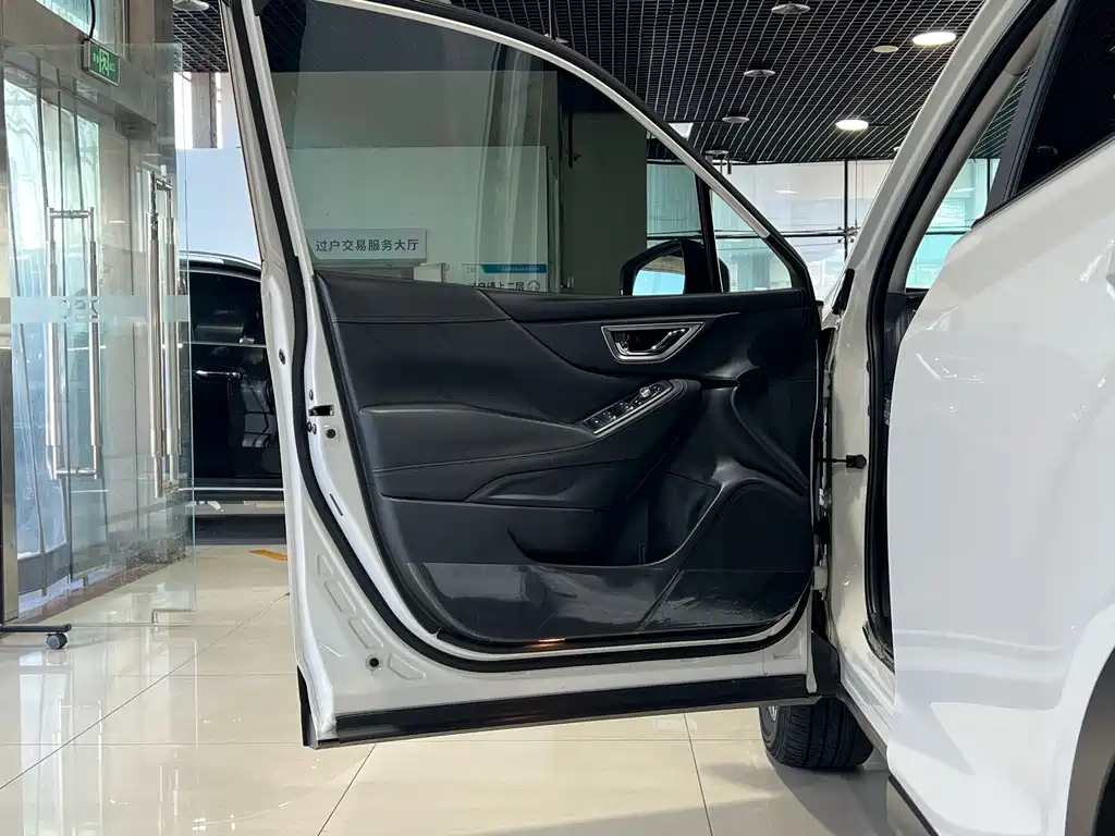 Subaru Forester 2019 — фото 11
