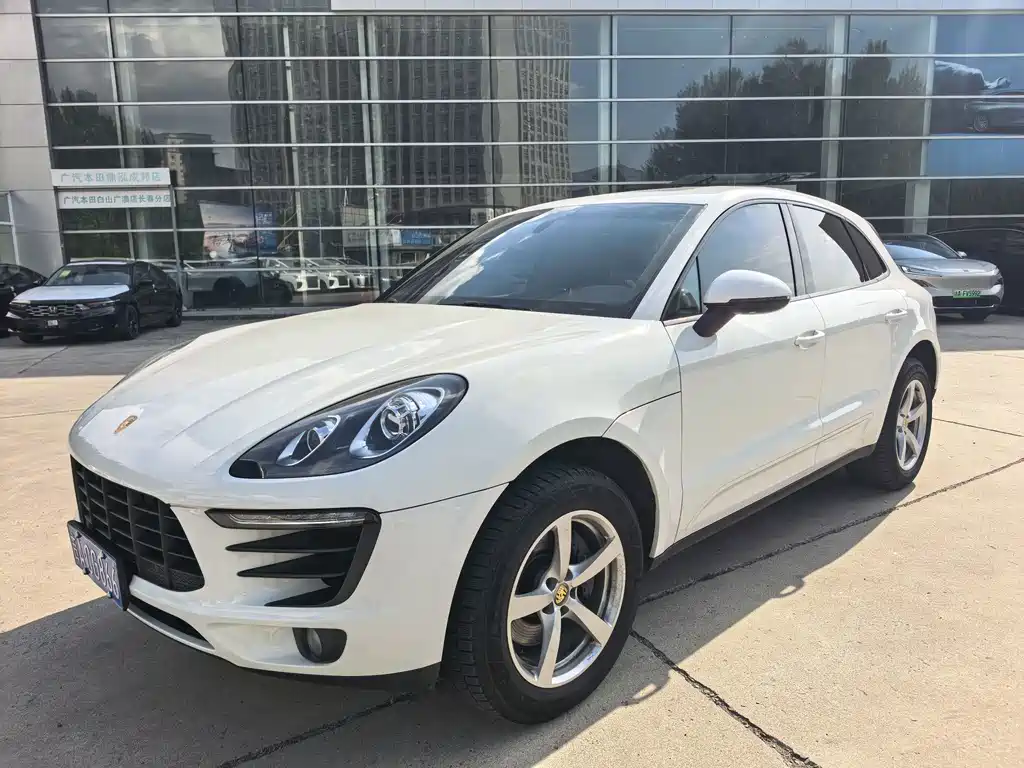 Porsche Macan 2015 — фото 1