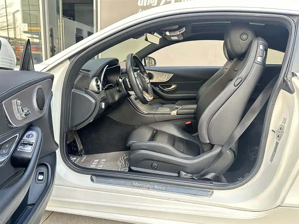 Mercedes-Benz C-Class 2019 — фото 10