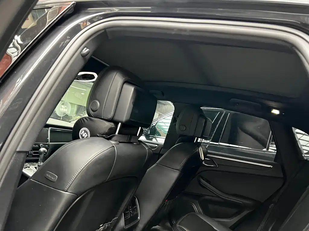 Porsche Macan 2021 — фото 14