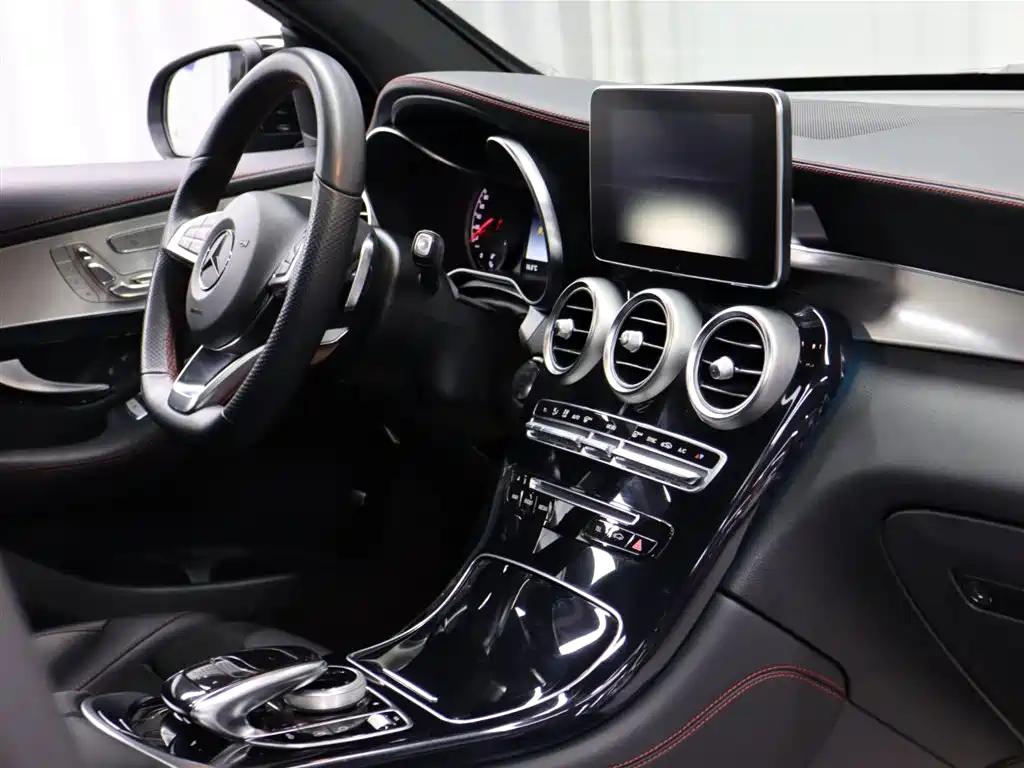 Mercedes-Benz GLC AMG 2019 — фото 16
