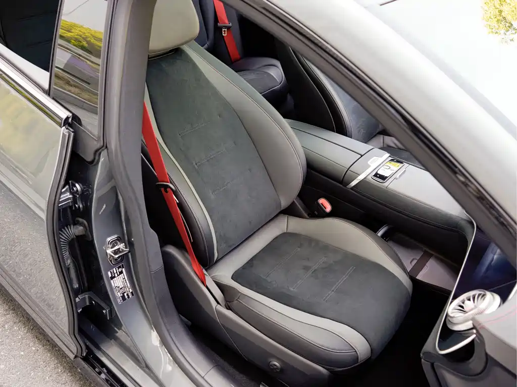 Mercedes-Benz EQE AMG 2024 — фото 16