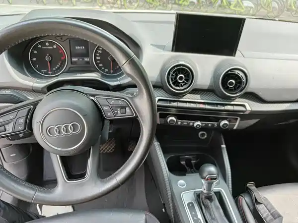 Audi Q2L 2021