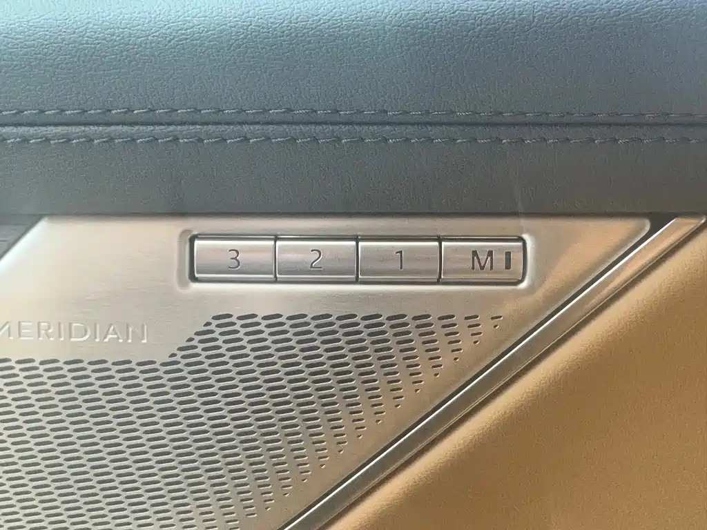 Jaguar XFL 2025 — фото 18