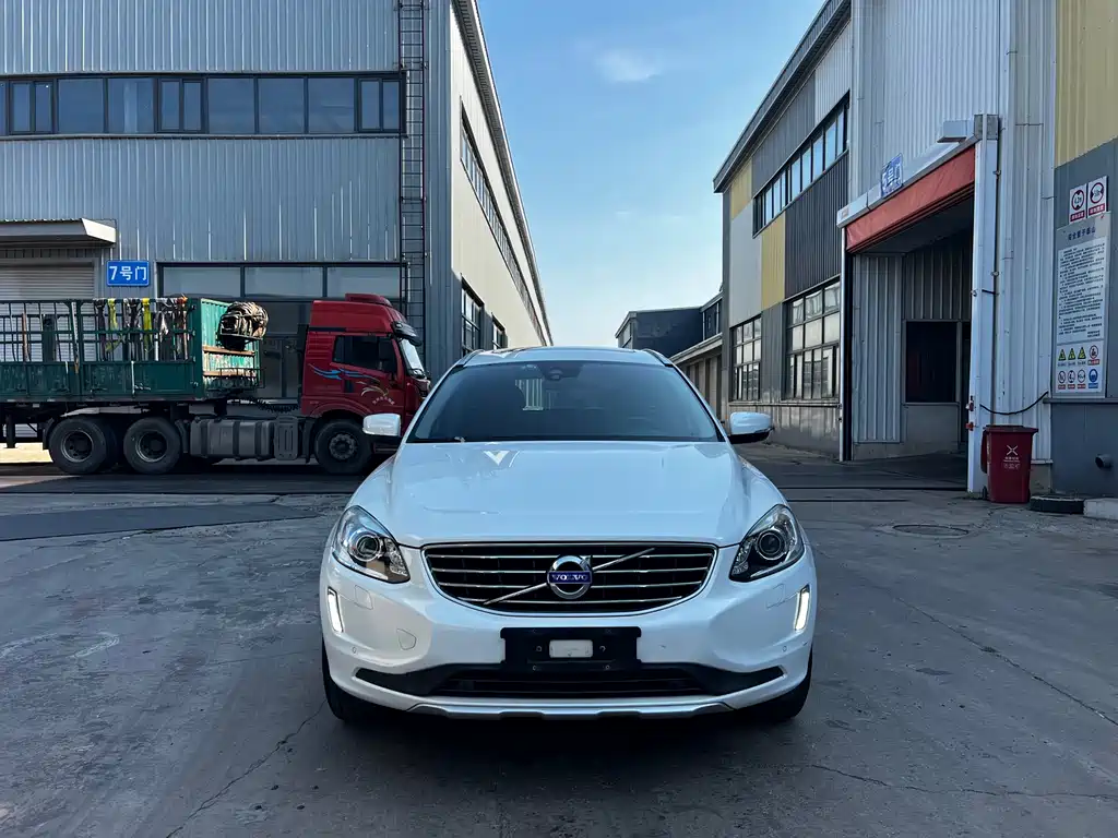 Volvo XC60 2017 — фото 2