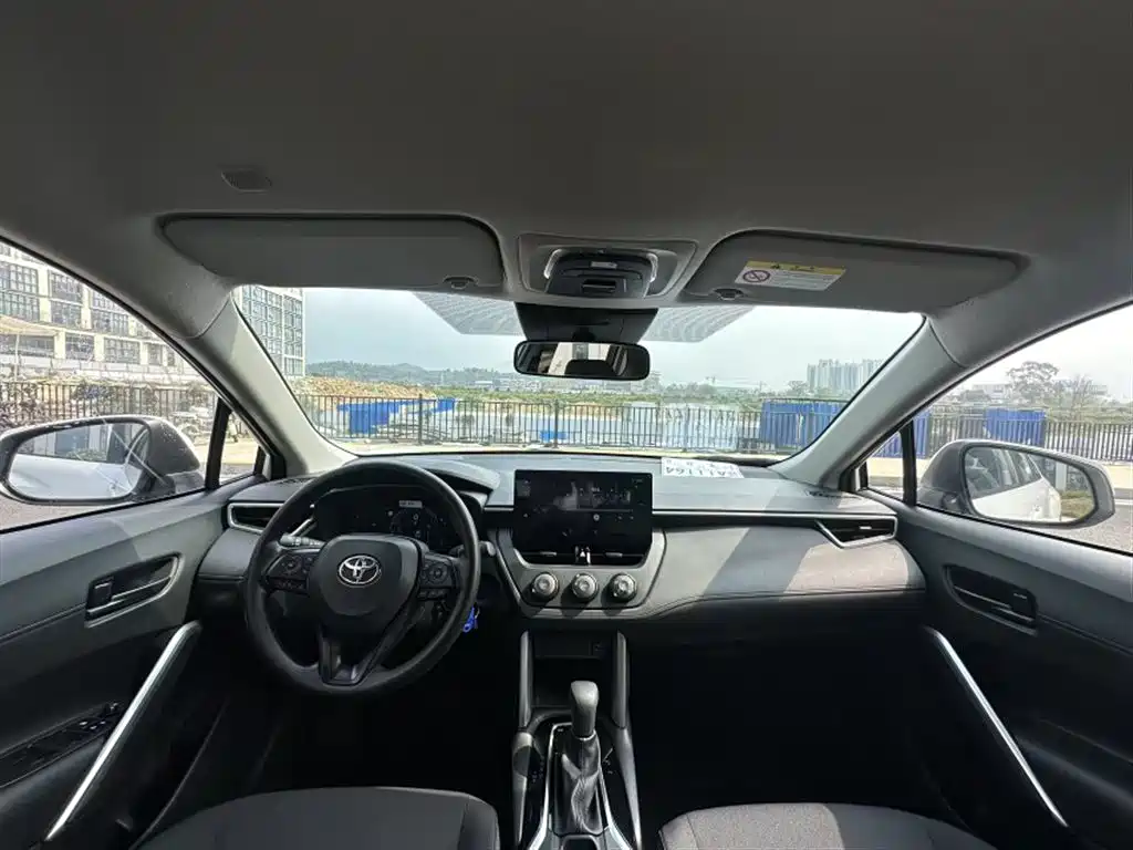 Toyota Corolla Cross 2023 — фото 15