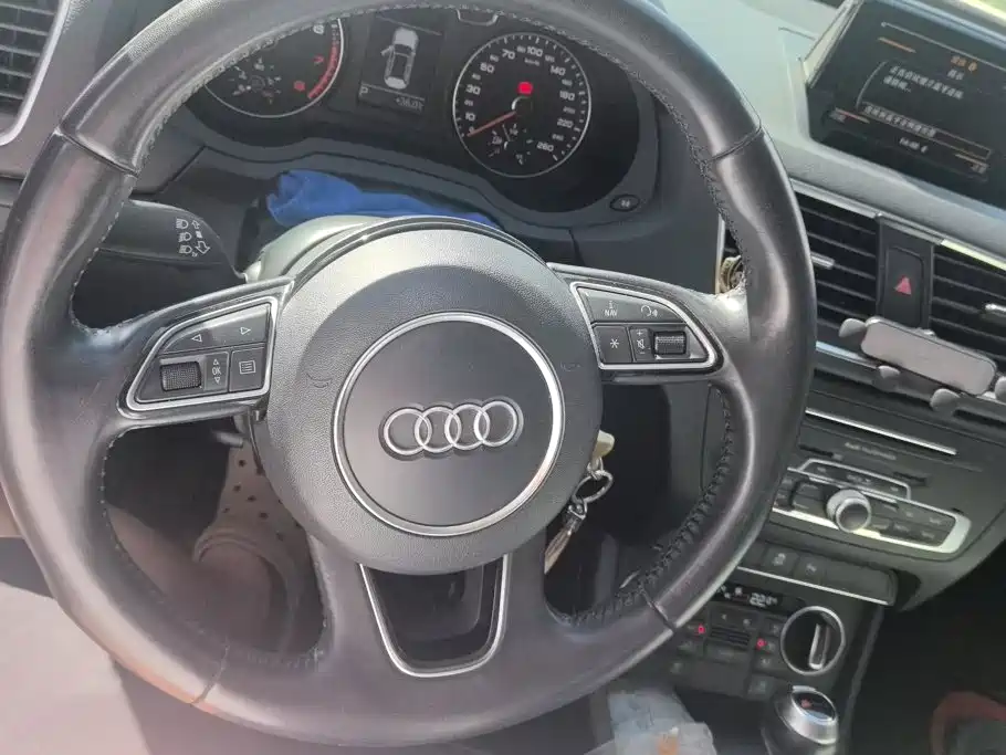Audi Q3 2017 — фото 15