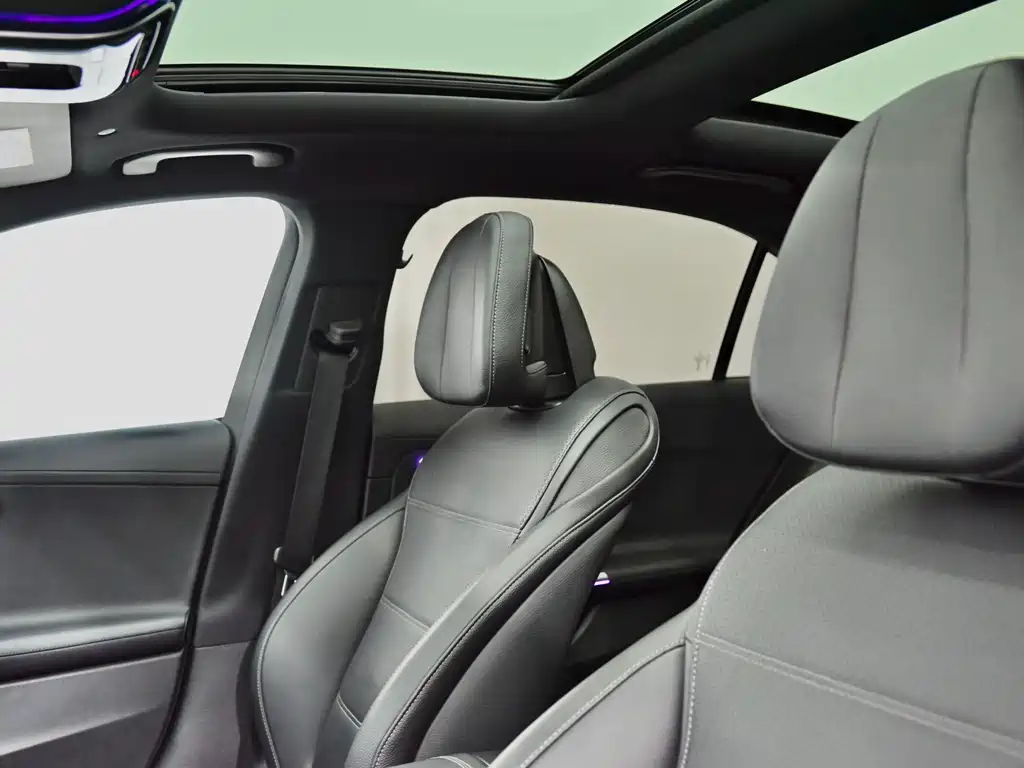 Mercedes-Benz C-Class 2022 — фото 15