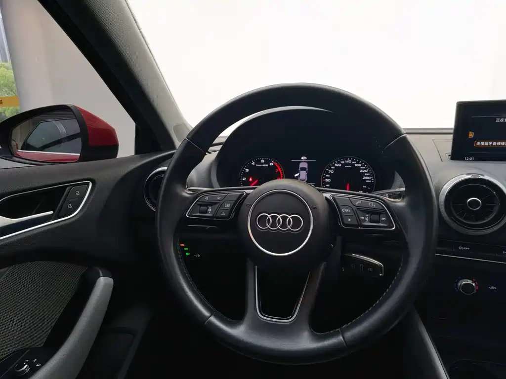 Audi A3 2018 — фото 3