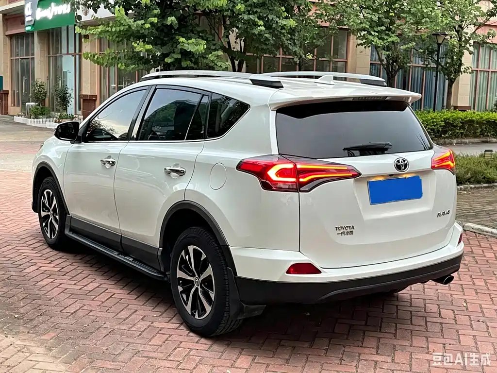 Toyota RAV4 2017 — фото 4