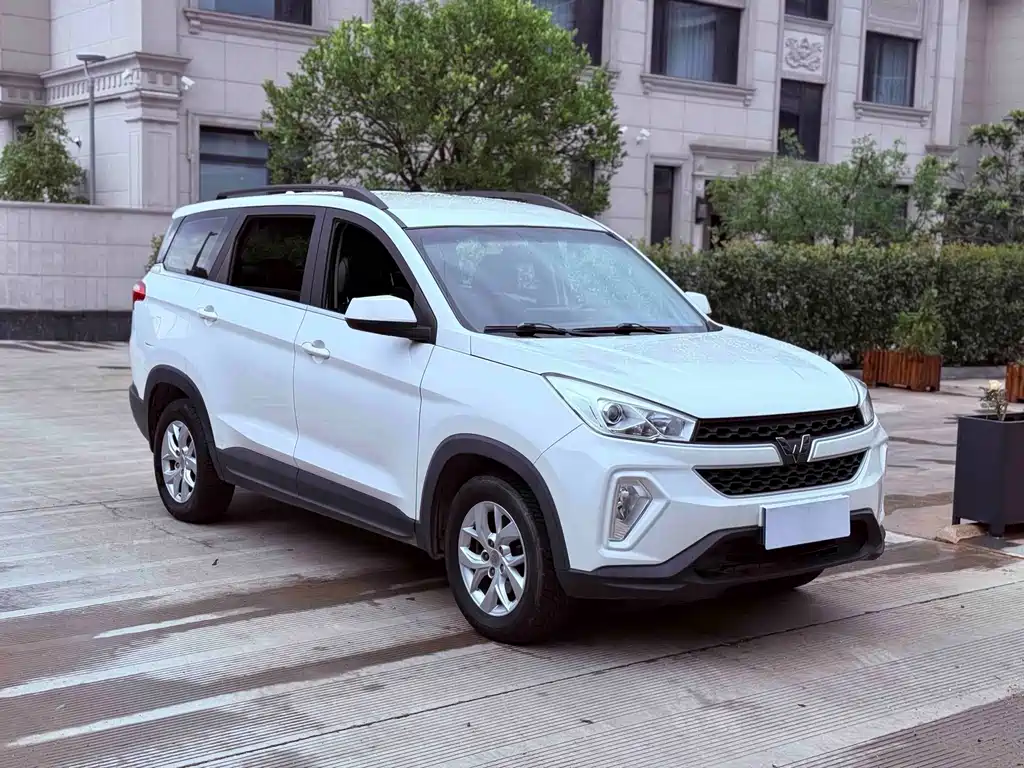 Wuling Hongguang S3 2018 — фото 3
