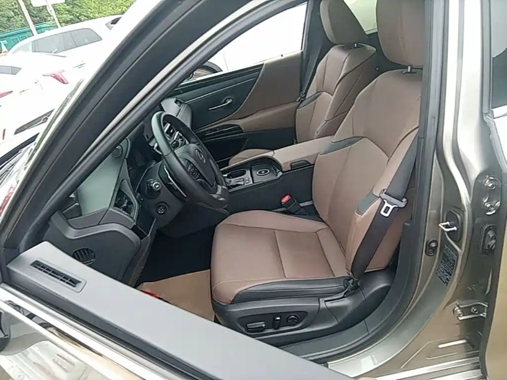 Lexus ES 2023 — фото 15