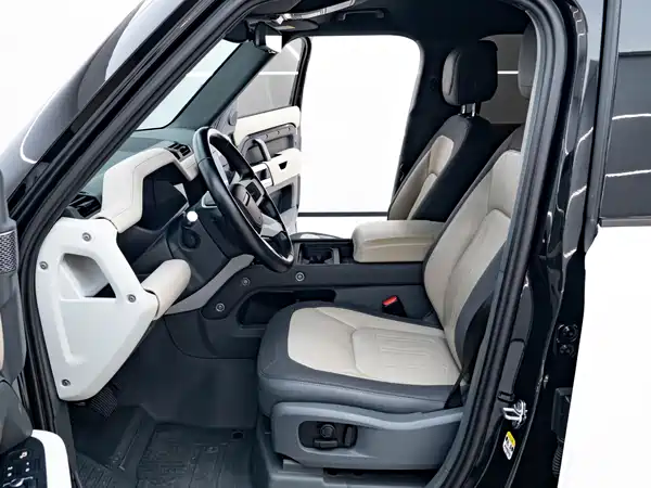 Land Rover Defender 2022