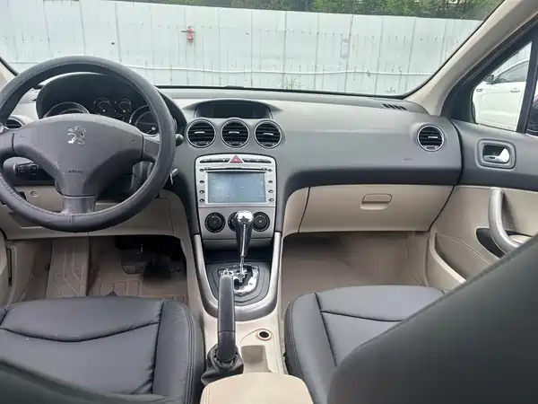 Peugeot 408 2011