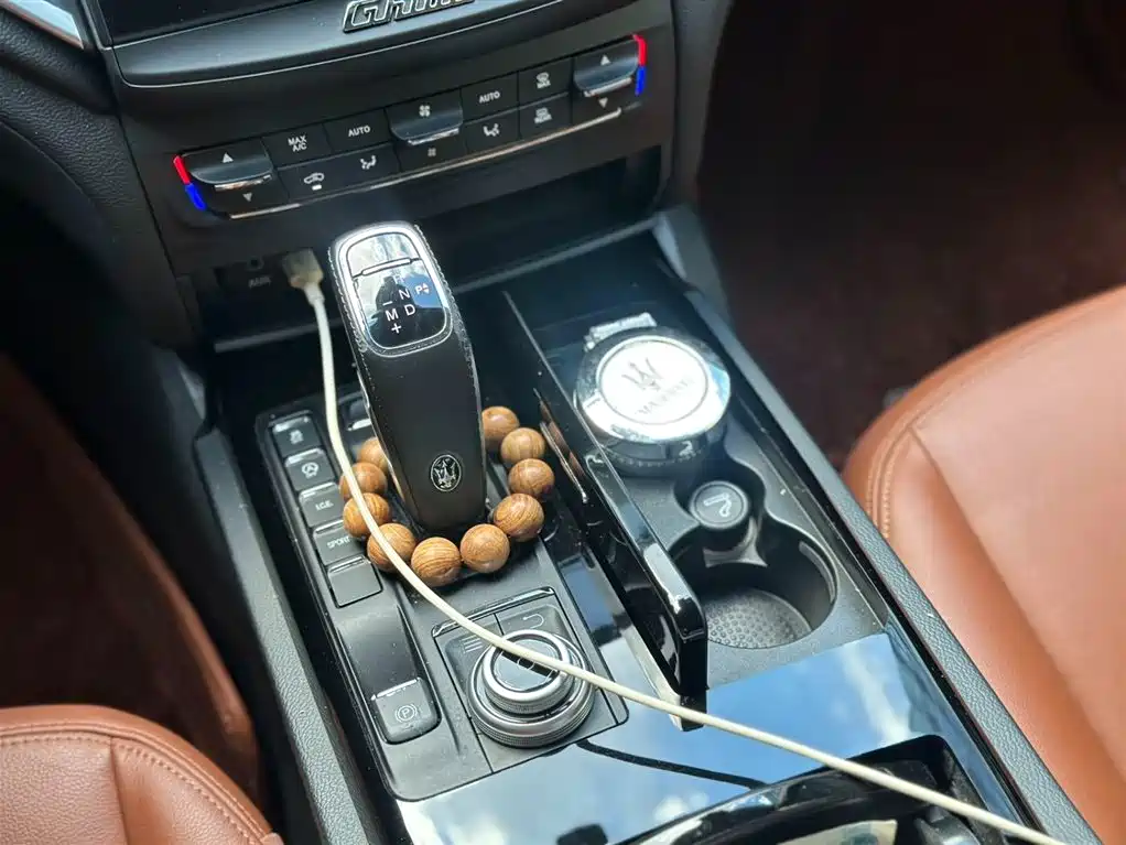 Maserati Ghibli 2020 — фото 14