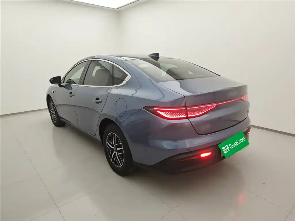 BYD Seal 05 DM-i 2025 — фото 23