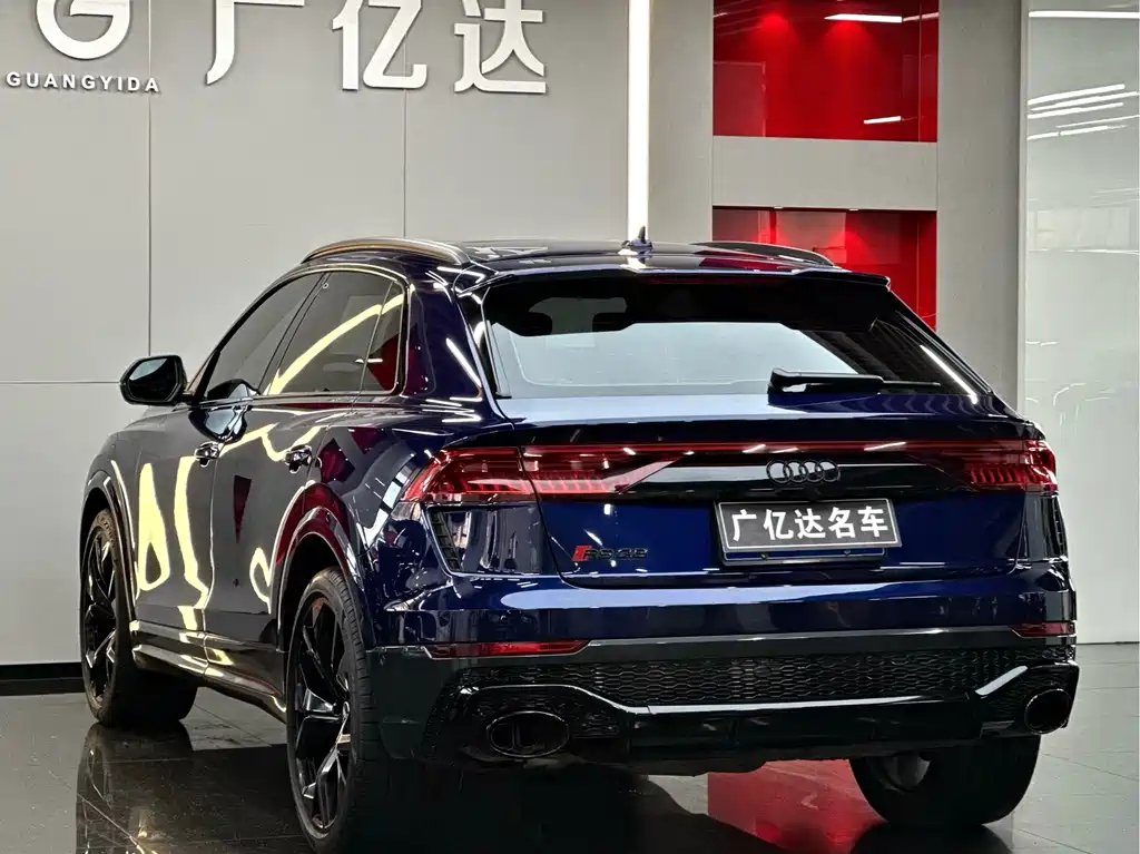 Audi RS Q8 2021 — фото 23