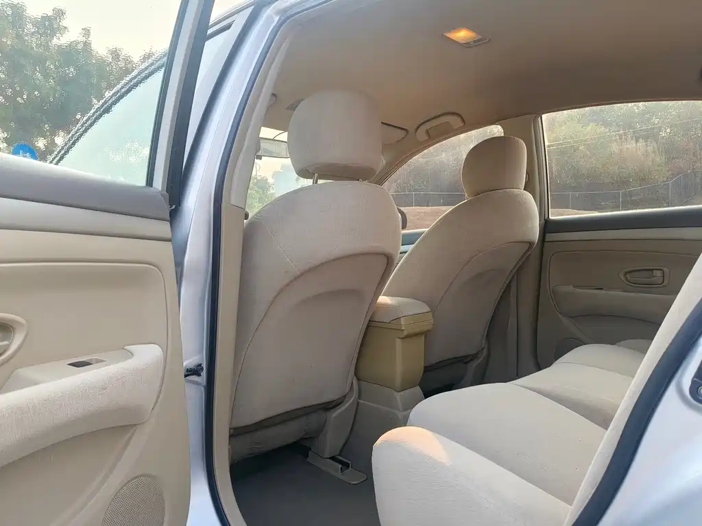 Nissan Sylphy 2015 — фото 13