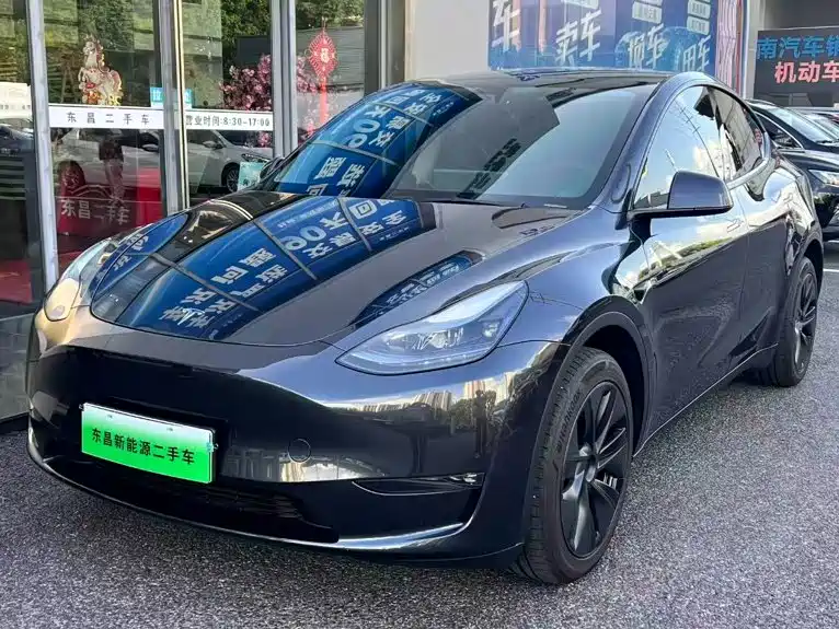 Tesla Model Y 2024 — фото 1