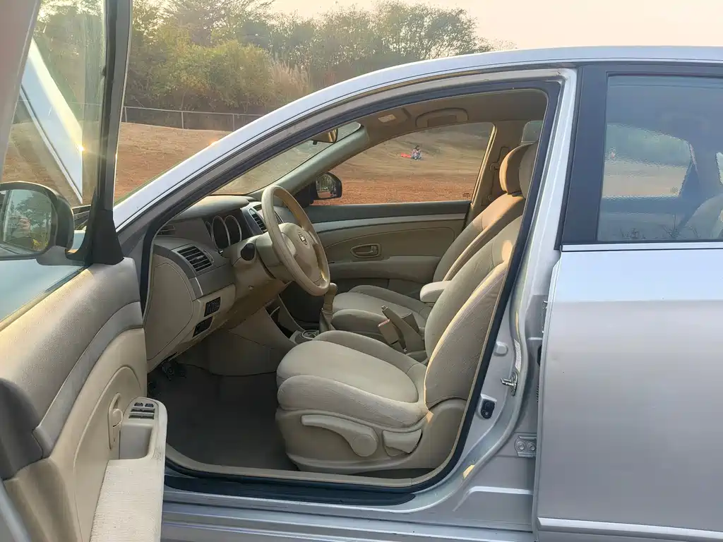 Nissan Sylphy 2015 — фото 8