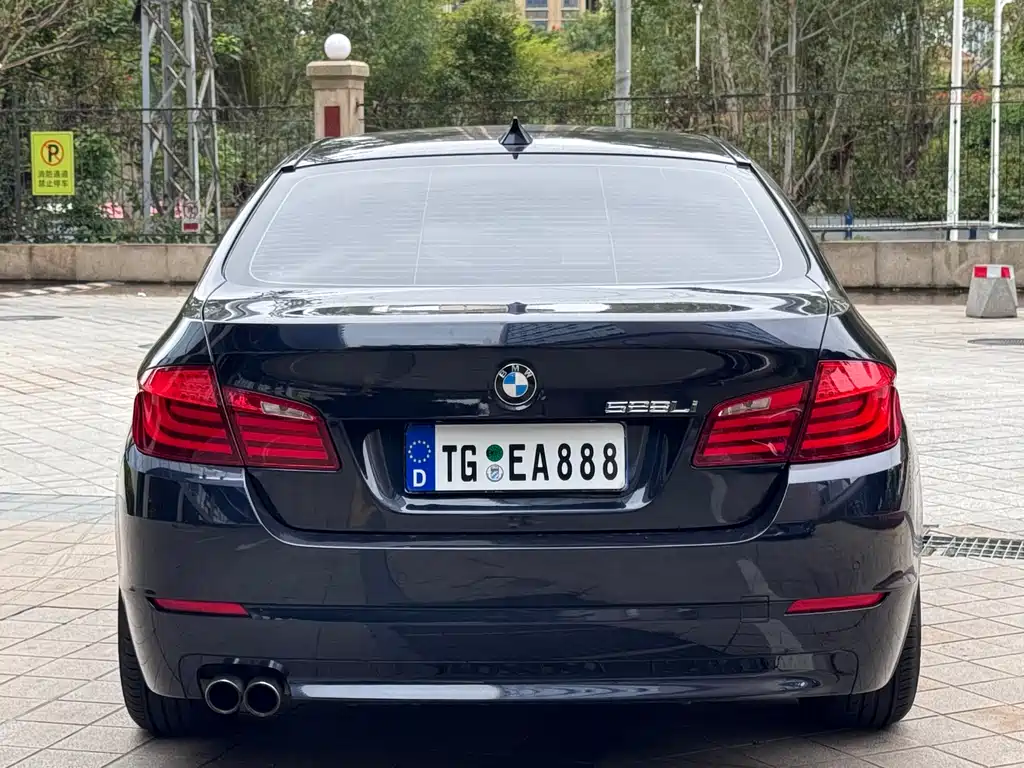 BMW 5 Series 2011 — фото 5