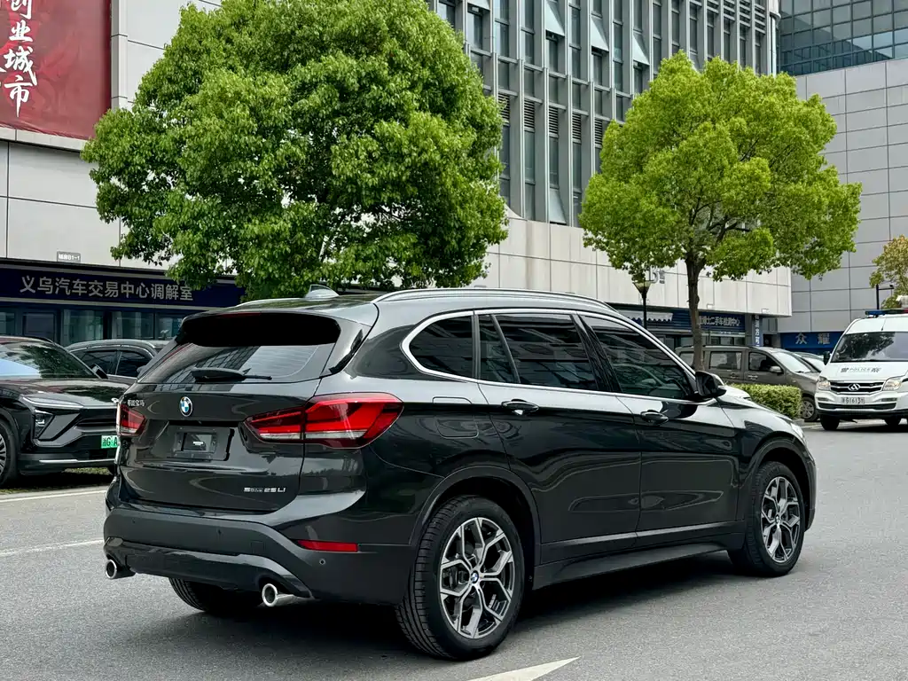 BMW X1 2022 — фото 13