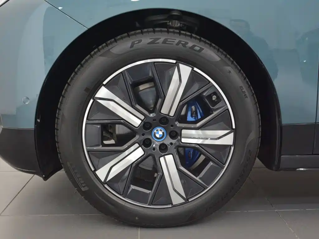 BMW iX 2023 — фото 6