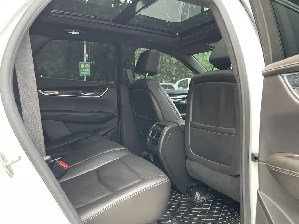 Cadillac XT5 2023 — фото 12