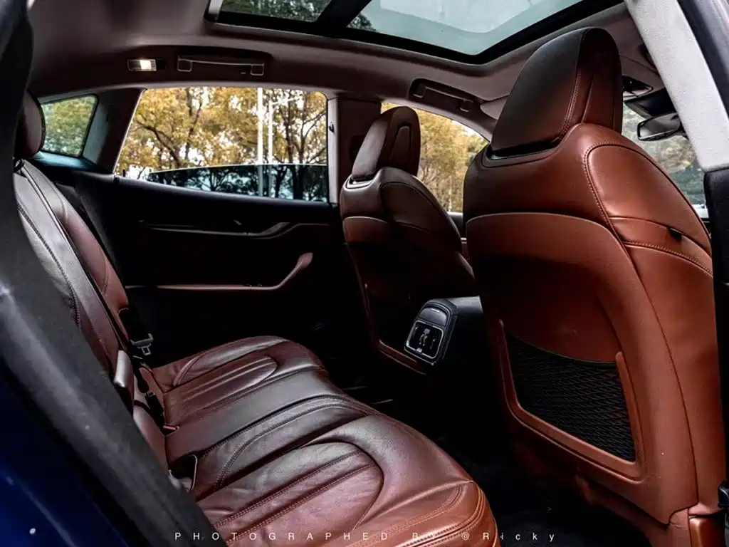 Maserati Levante 2017 — фото 11
