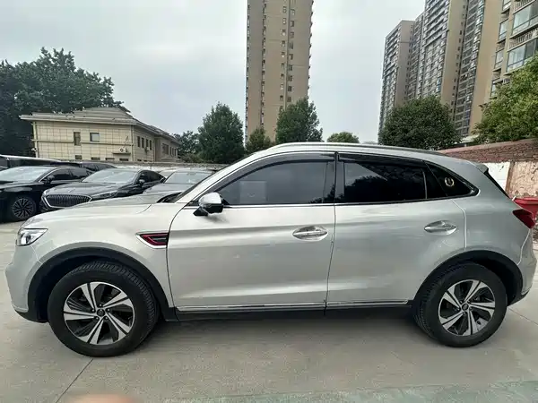 Hongqi HS5 2022
