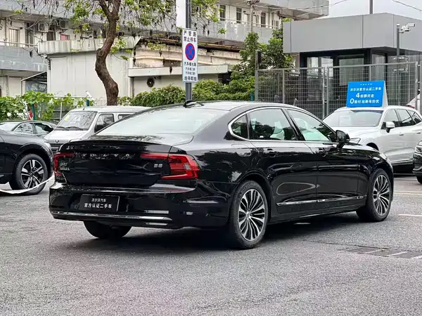 Volvo S90 2024