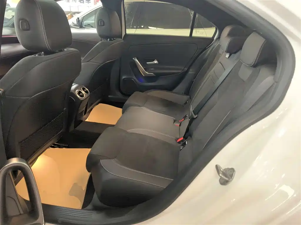 Mercedes-Benz A-Class 2025 — фото 17