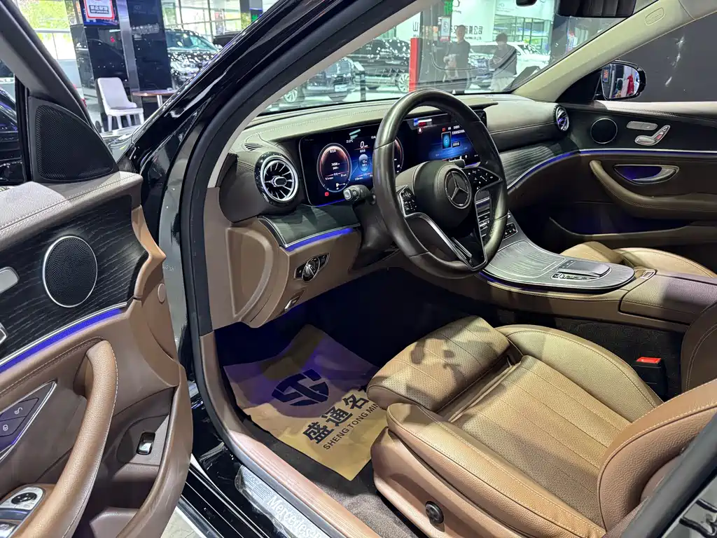 Mercedes-Benz E-Class 2022 — фото 10