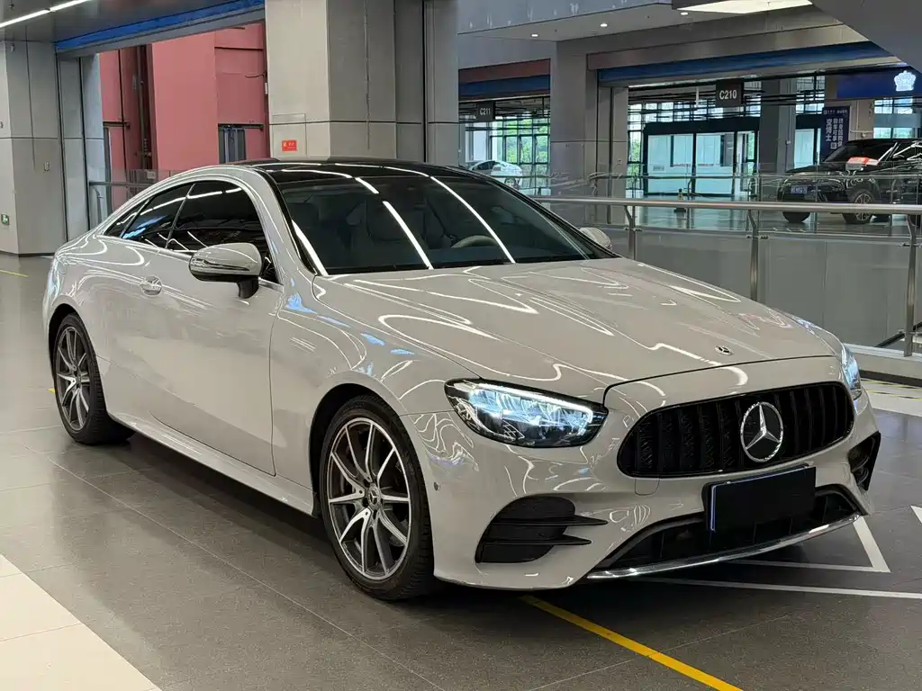 Mercedes-Benz E-Class 2022 — фото 3