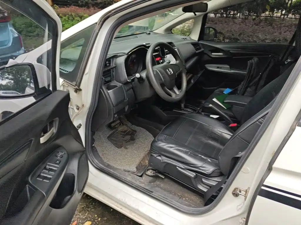 Honda Fit 2015 — фото 13
