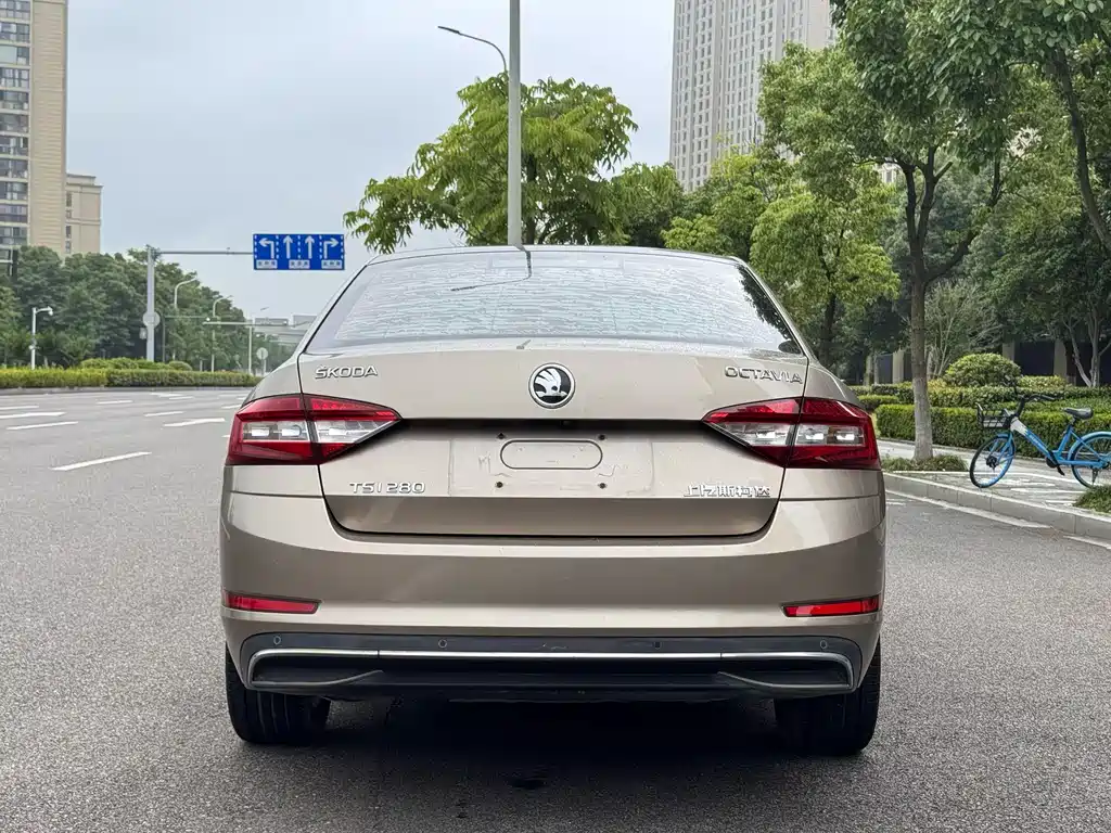Skoda Octavia 2018 — фото 5