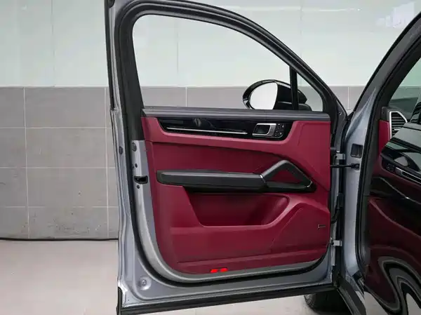Porsche Cayenne 2023