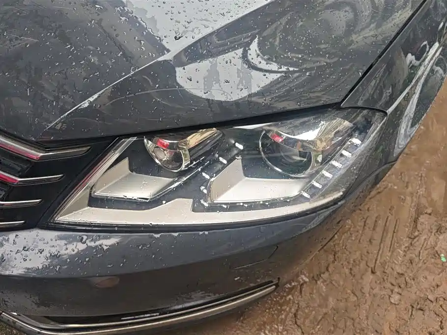 Volkswagen Magotan 2013