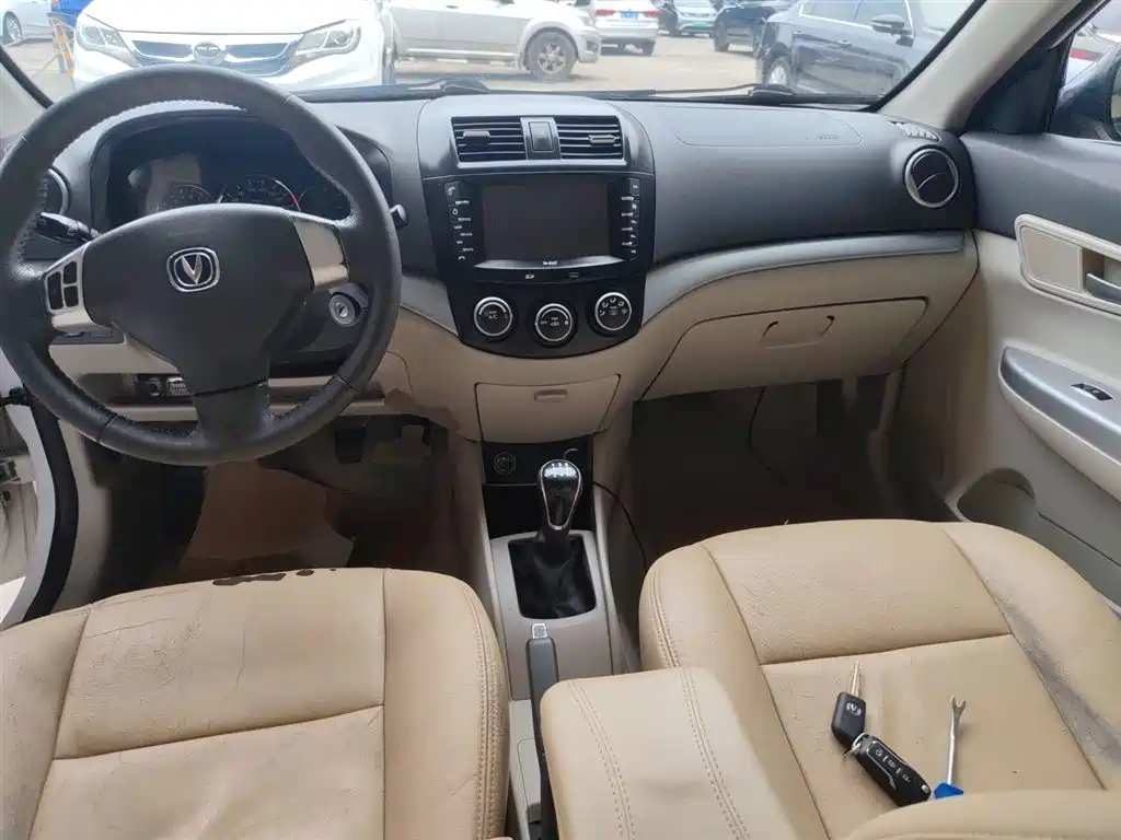 Changan V5 2015 — фото 10