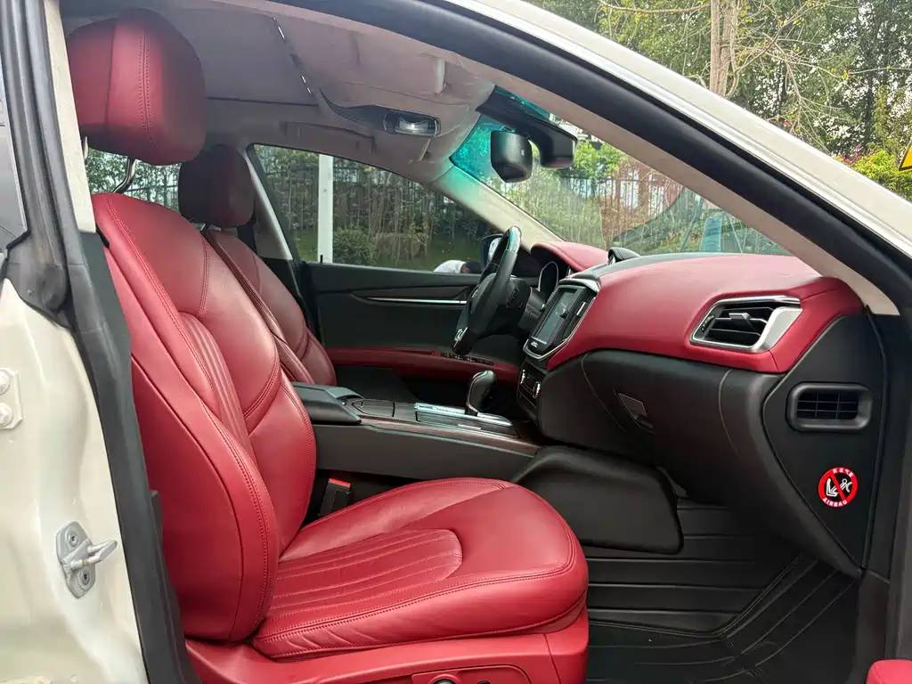 Maserati Ghibli 2015 — фото 11